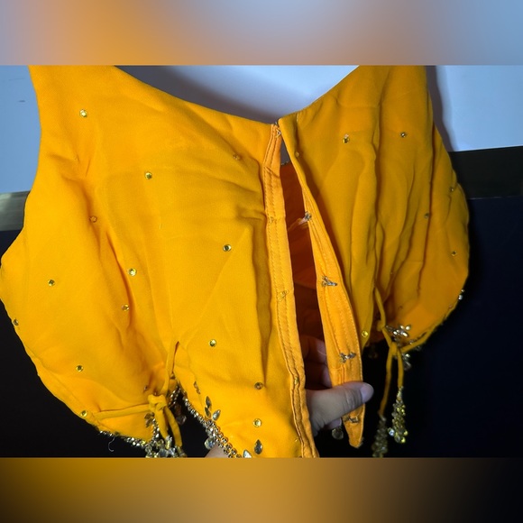 Women’s Traditional Indian Saree draped skirt Set with beading and embroidery - Picture 8 of 16